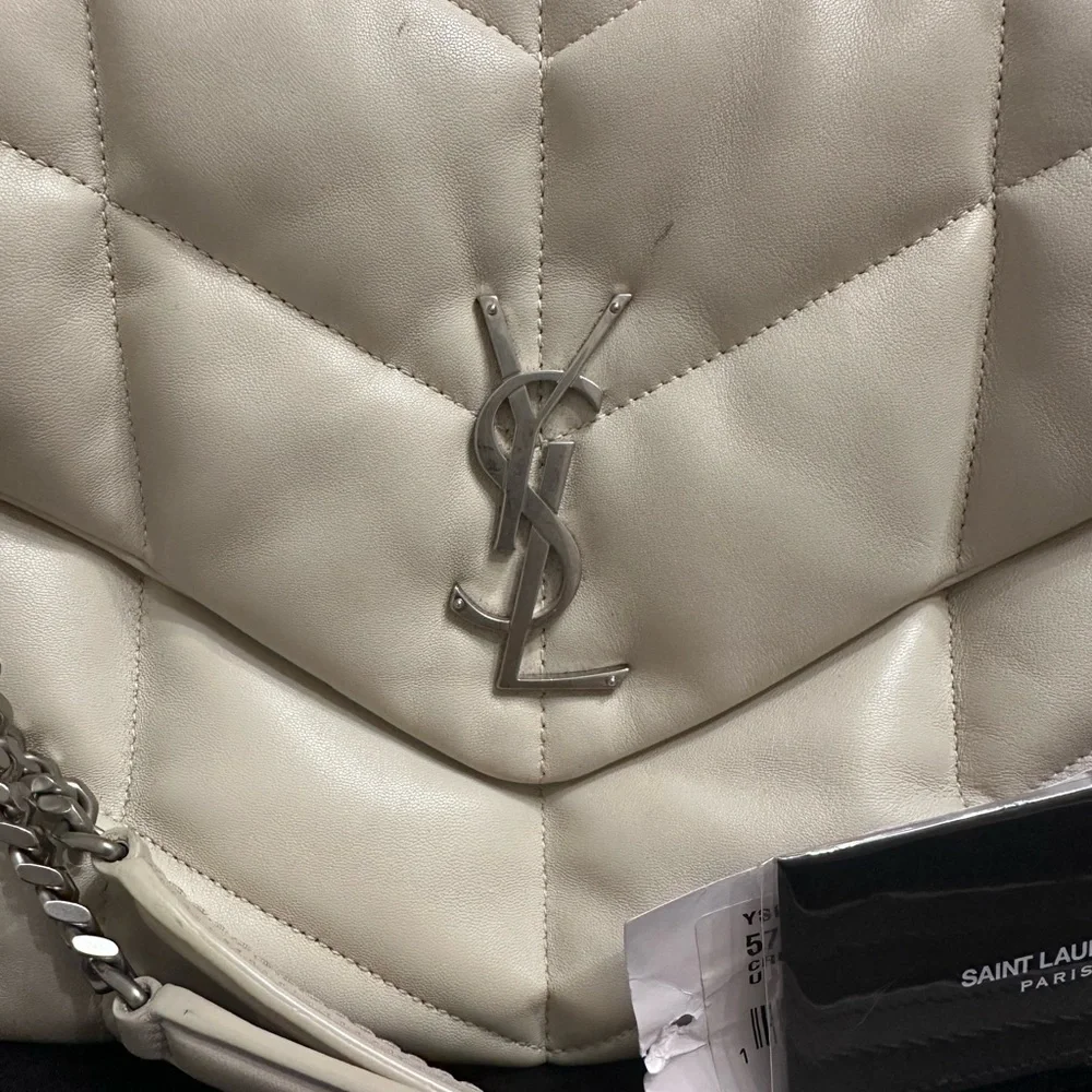 Saint Laurent Cream Quilted Chevron Shoulder Bag - Picture 2 of 4
